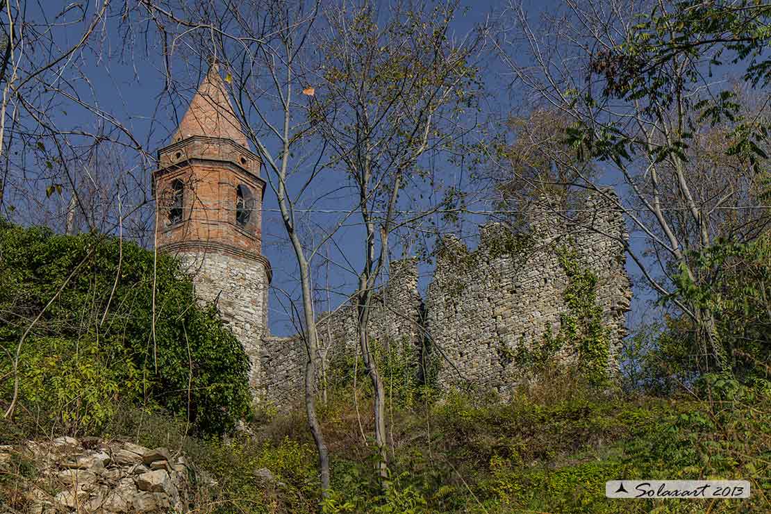 Rovine del castello di Montecanino