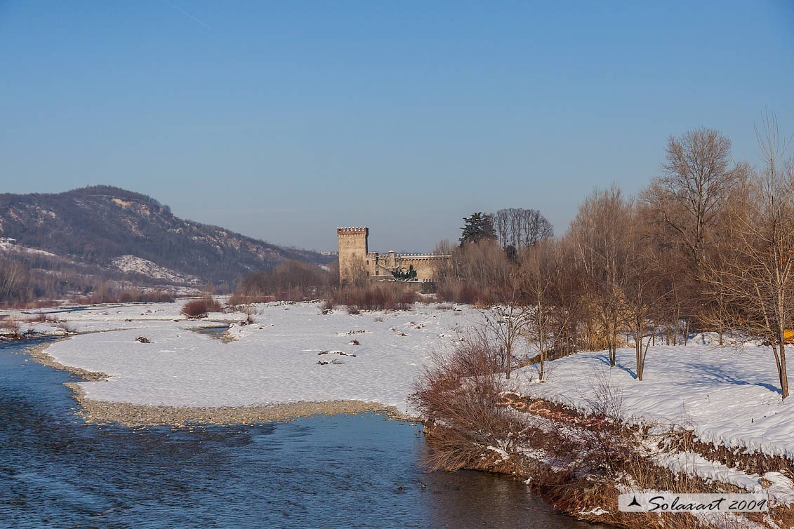 Castello di Riva  sotto la neve - lato Sud